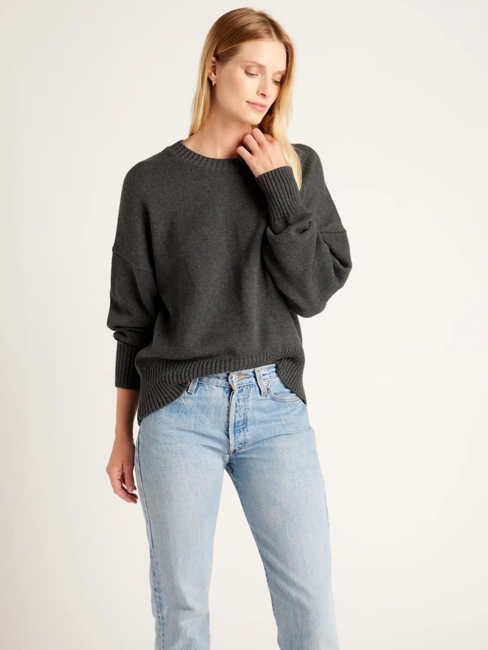 Quince 100% Organic Cotton Boyfriend Crew Sweater in Charcoal Gray Size Small